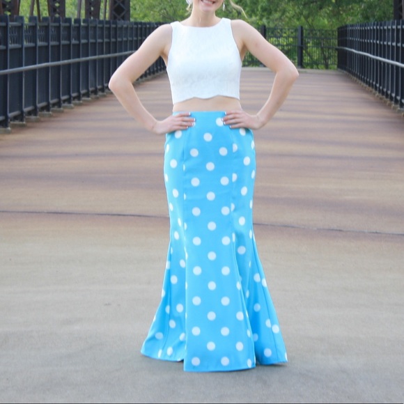 Chic White and Blue Polka Dot Two-Piece Prom Dress - Picture 1 of 2
